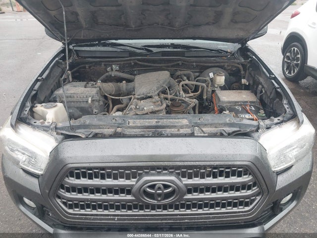 5TFAX5GN4JX129141 Toyota Tacoma Sr5