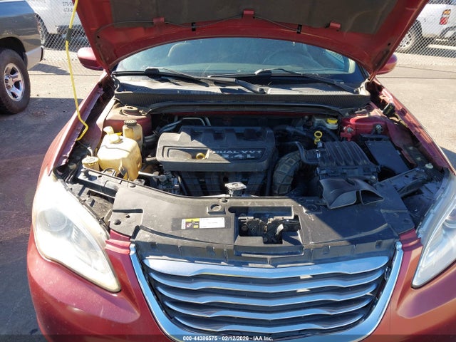 2014 Chrysler 200 Lx მანქანა იყიდება აუქციონზე, vin: 1C3CCBAB7EN140853, აუქციონის ნომერი: 44386575