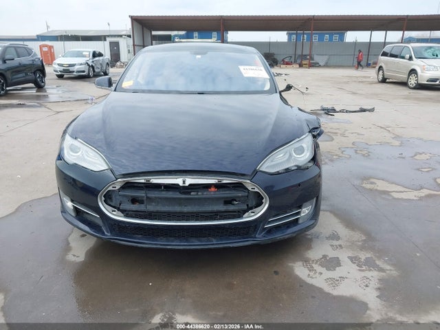 2014 Tesla Model S P85 მანქანა იყიდება აუქციონზე, vin: 5YJSA1H12EFP44183, აუქციონის ნომერი: 44386620