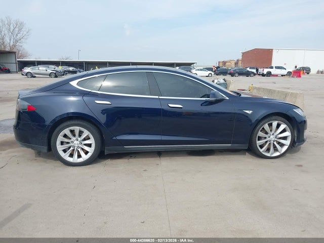 2014 Tesla Model S P85 მანქანა იყიდება აუქციონზე, vin: 5YJSA1H12EFP44183, აუქციონის ნომერი: 44386620