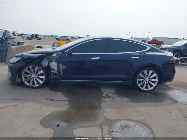 2014 Tesla Model S P85 მანქანა იყიდება აუქციონზე, vin: 5YJSA1H12EFP44183, აუქციონის ნომერი: 44386620