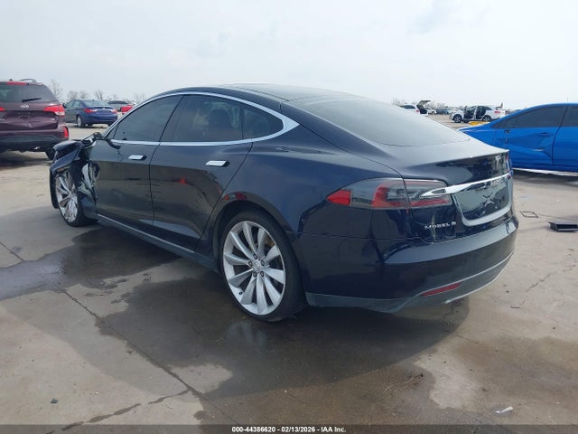 2014 Tesla Model S P85 მანქანა იყიდება აუქციონზე, vin: 5YJSA1H12EFP44183, აუქციონის ნომერი: 44386620