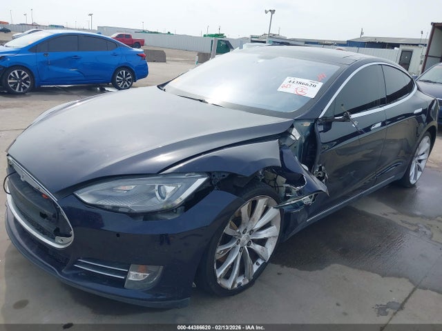 2014 Tesla Model S P85 მანქანა იყიდება აუქციონზე, vin: 5YJSA1H12EFP44183, აუქციონის ნომერი: 44386620