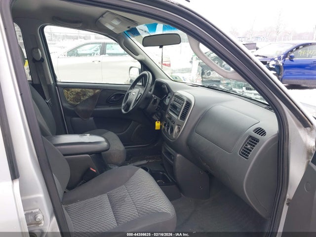 2003 FORD ESCAPE 1FMCU93143KC35645 Photo 4
