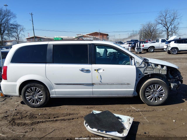 2016 Chrysler Town & Country Touring-l მანქანა იყიდება აუქციონზე, vin: 2C4RC1CG1GR254121, აუქციონის ნომერი: 44386637