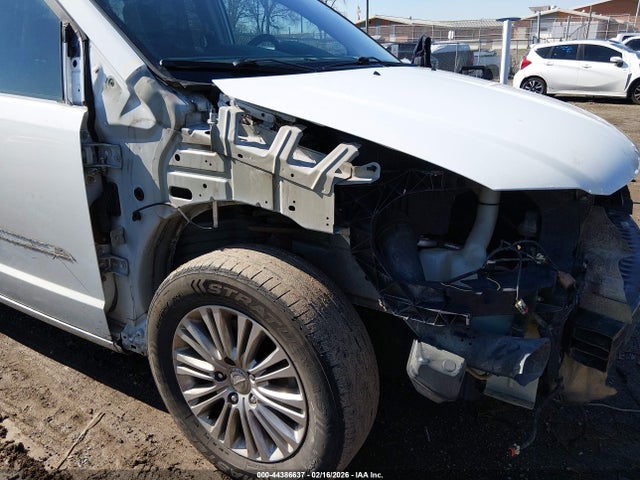 2016 Chrysler Town & Country Touring-l მანქანა იყიდება აუქციონზე, vin: 2C4RC1CG1GR254121, აუქციონის ნომერი: 44386637
