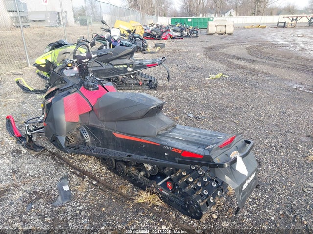 Ski-Doo Other 2015 2BPSUFFA7FV000583 Image 3