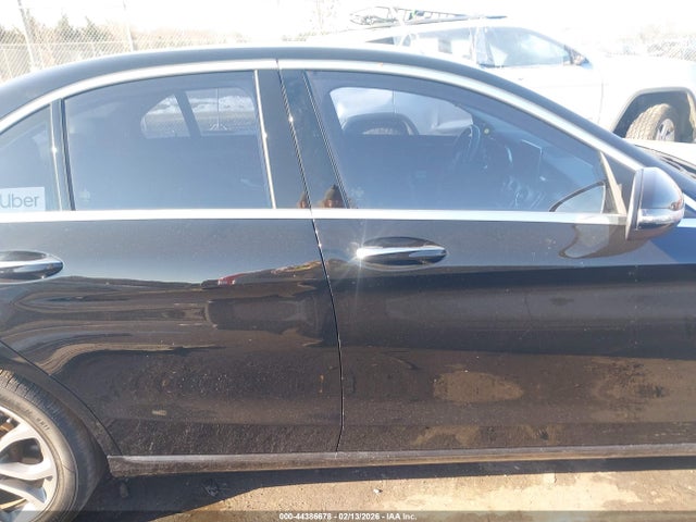 Продажа на аукционе авто 2016 Mercedes-benz C 300 4matic, vin: WDDWF4KB5GR142709, номер лота: 44386678
