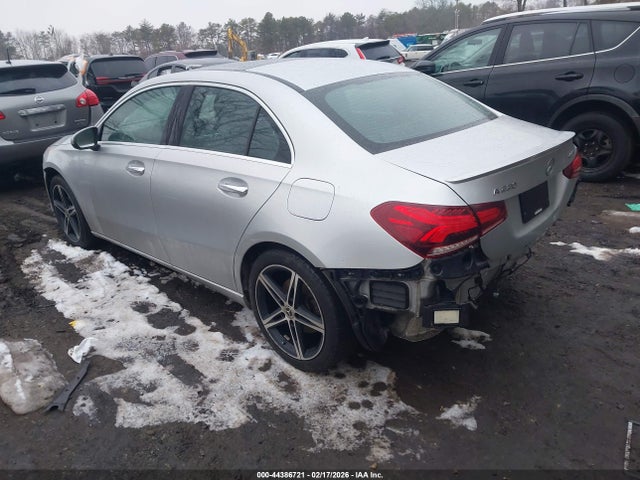2019 Mercedes-benz A 220 4matic მანქანა იყიდება აუქციონზე, vin: WDD3G4FB9KW009181, აუქციონის ნომერი: 44386721