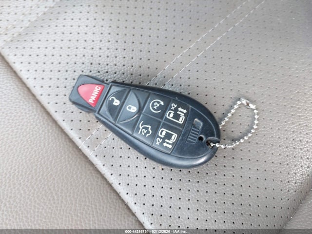 2013 Chrysler Town & Country Touring-l მანქანა იყიდება აუქციონზე, vin: 2C4RC1CG3DR532190, აუქციონის ნომერი: 44386751