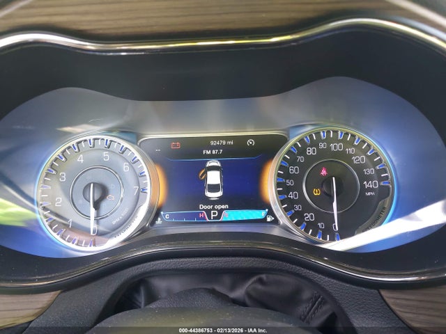44386753 :رقم المزاد ، 1C3CCCCB2GN189870 vin ، 2016 Chrysler 200 C Platinum مزاد بيع