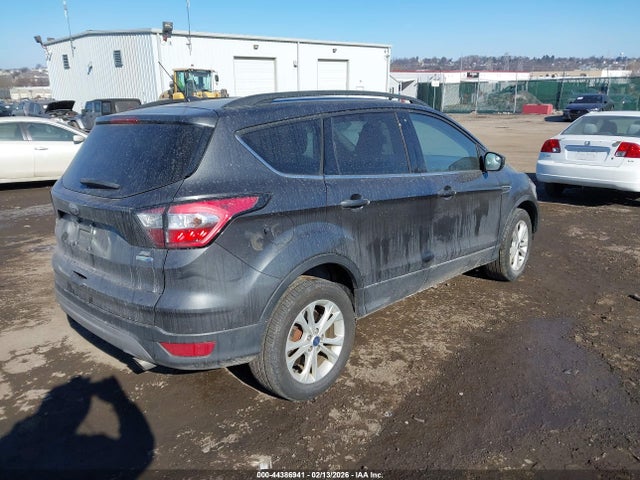 1FMCU9GD8JUD33597 Ford ESCAPE SE