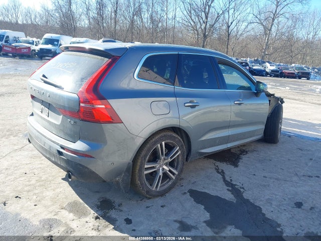 2018 VOLVO XC60 LYV102RK5JB116884 Photo 3