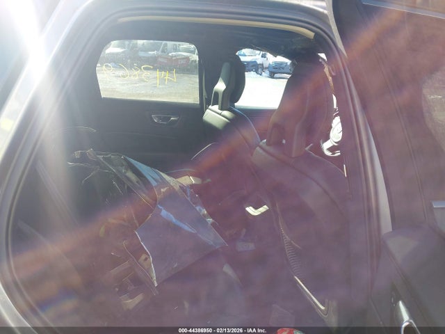 2018 VOLVO XC60 LYV102RK5JB116884 Photo 7