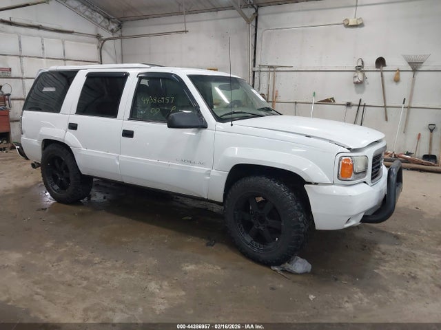 2000 CADILLAC ESCALADE 1GYEK63R7YR200839