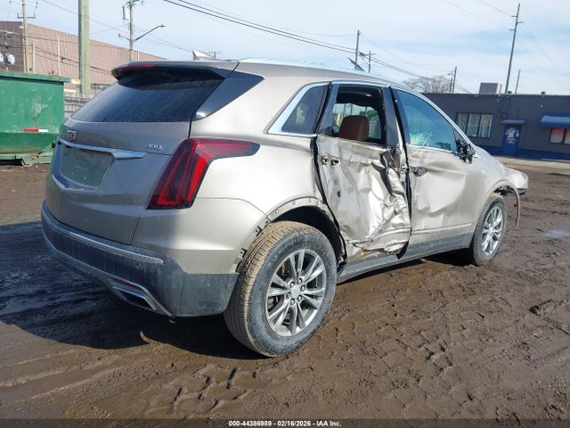 2022 CADILLAC XT5 1GYKNDRS6NZ103782 Photo 3