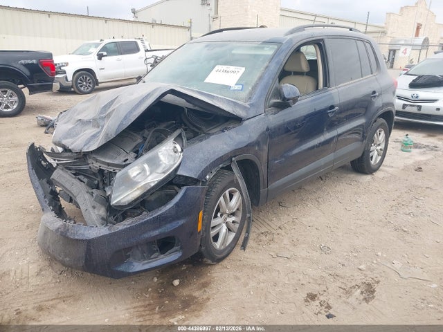 2016 VOLKSWAGEN TIGUAN WVGBV7AX2GW554223 Photo 1