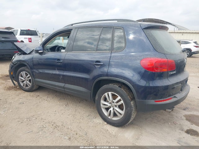 2016 VOLKSWAGEN TIGUAN WVGBV7AX2GW554223 Photo 2