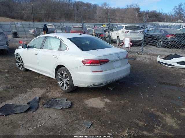 2022 VOLKSWAGEN PASSAT 1VWSA7A32NC003184 Photo 2