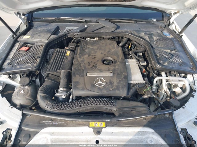 2015 Mercedes-benz C 300 მანქანა იყიდება აუქციონზე, vin: 55SWF4JBXFU071019, აუქციონის ნომერი: 44387061