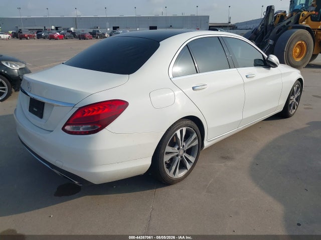 2015 Mercedes-benz C 300 მანქანა იყიდება აუქციონზე, vin: 55SWF4JBXFU071019, აუქციონის ნომერი: 44387061