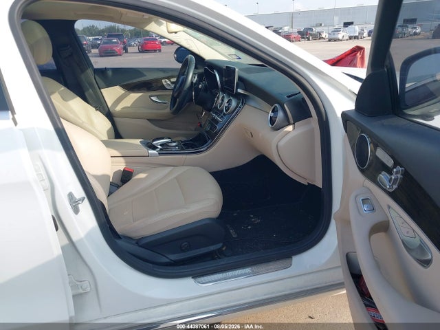 2015 Mercedes-benz C 300 მანქანა იყიდება აუქციონზე, vin: 55SWF4JBXFU071019, აუქციონის ნომერი: 44387061