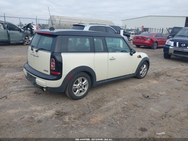 2014 MINI CLUBMAN WMWZF3C52ET492354 Photo 3