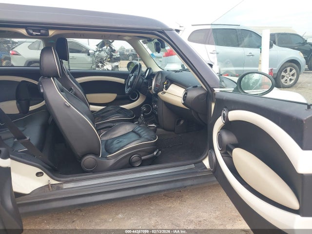 2014 MINI CLUBMAN WMWZF3C52ET492354 Photo 4