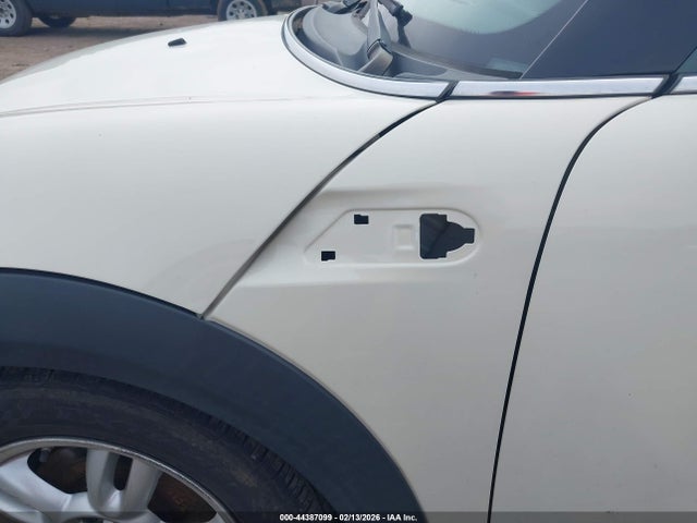 2014 MINI CLUBMAN WMWZF3C52ET492354 Photo 5