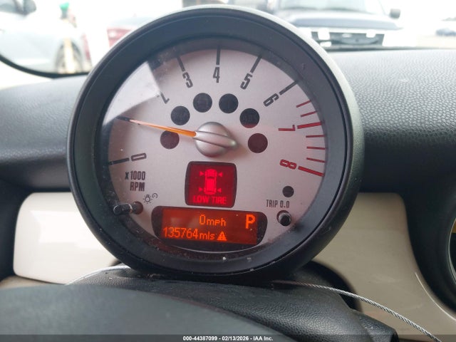 2014 MINI CLUBMAN WMWZF3C52ET492354 Photo 6