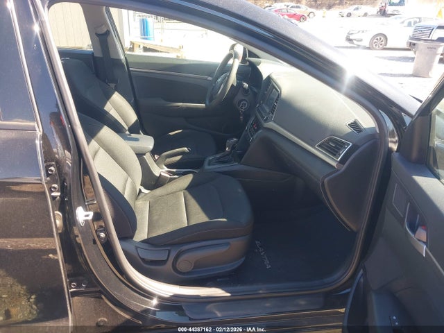 2018 HYUNDAI ELANTRA 5NPD74LF8JH402258 Photo 4