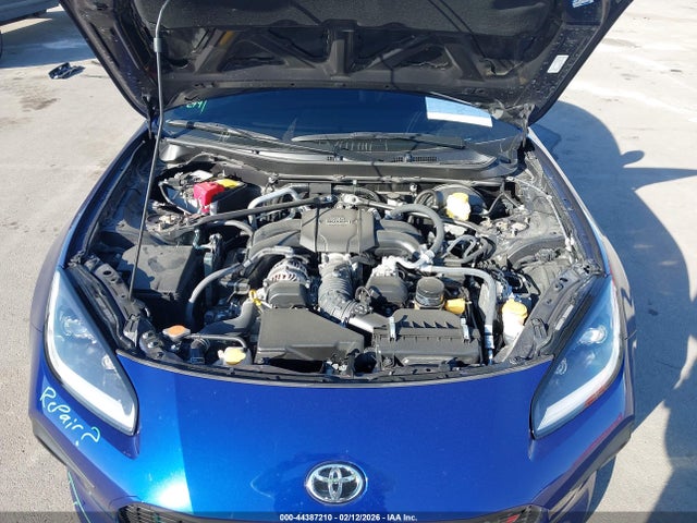 2025 TOYOTA GR86 JF1ZNBE15S9756899 Photo 9