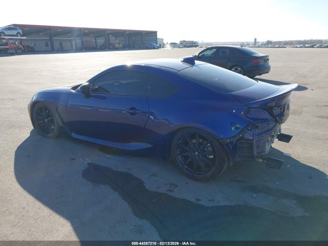 2025 TOYOTA GR86 JF1ZNBE15S9756899 Photo 2