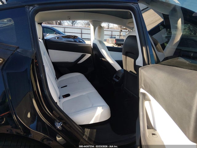 2022 TESLA MODEL Y 7SAYGDEF9NF313627 Photo 7