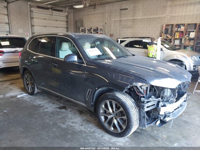 2019 BMW X5 5UXCR6C55KLL21237