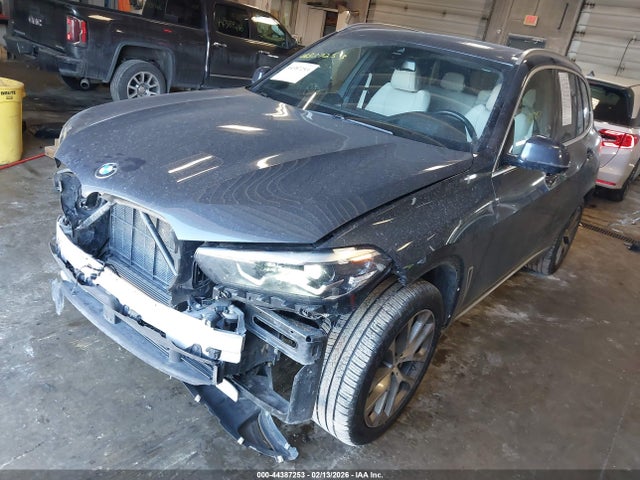 2019 BMW X5 5UXCR6C55KLL21237 Photo 1