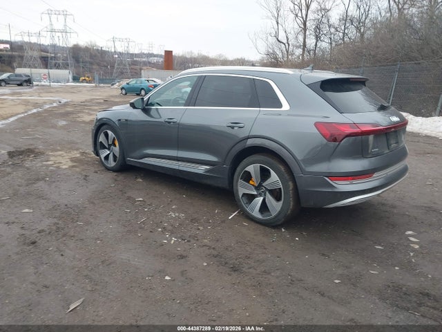 WA1VAAGEXKB006593 Audi E-tron Premium Plus