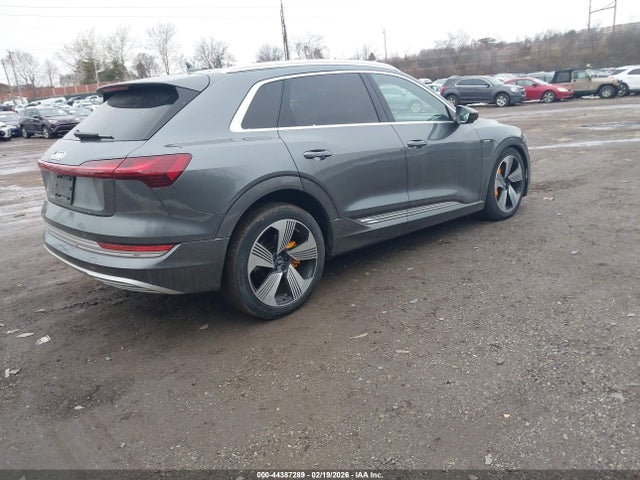 WA1VAAGEXKB006593 Audi E-tron Premium Plus