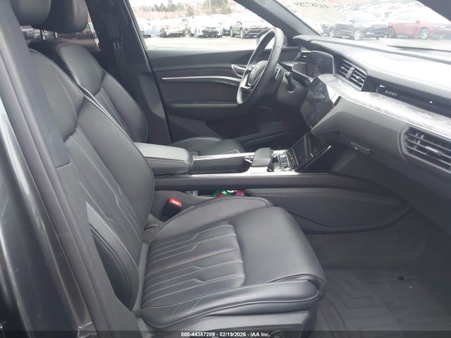 WA1VAAGEXKB006593 Audi E-tron Premium Plus