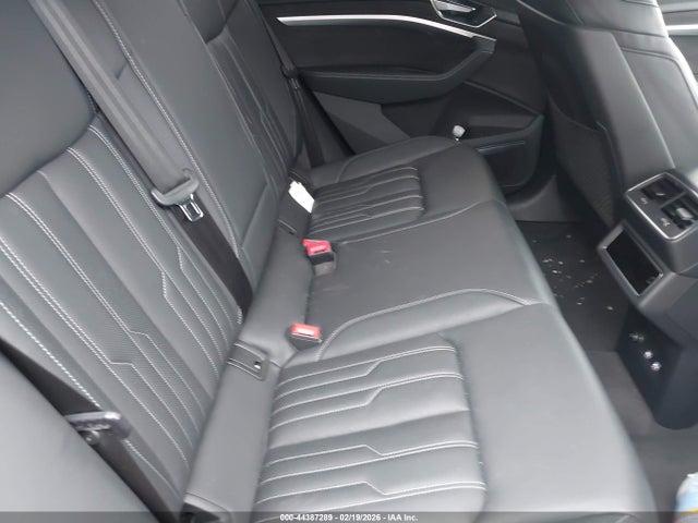 WA1VAAGEXKB006593 Audi E-tron Premium Plus