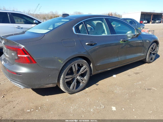 2022 VOLVO S60 7JRL12TL6NG155311 Photo 3