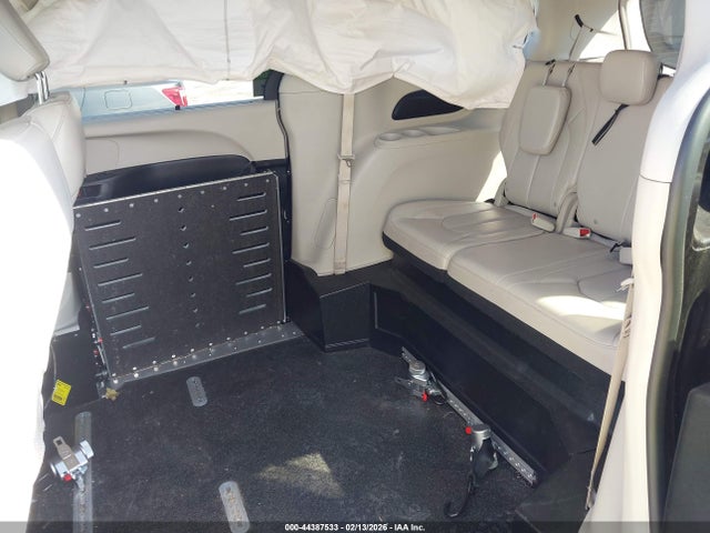 Продаж на аукціоні авто 2021 Chrysler Pacifica Touring L, vin: 2C4RC1BG8MR592256, номер лоту: 44387533