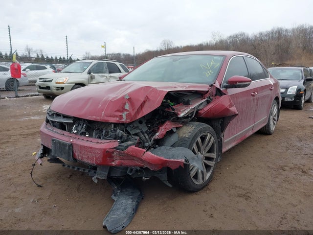 2017 VOLKSWAGEN PASSAT 1VWCT7A38HC082217 Photo 1