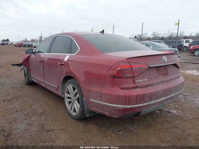2017 VOLKSWAGEN PASSAT 1VWCT7A38HC082217 Photo 2