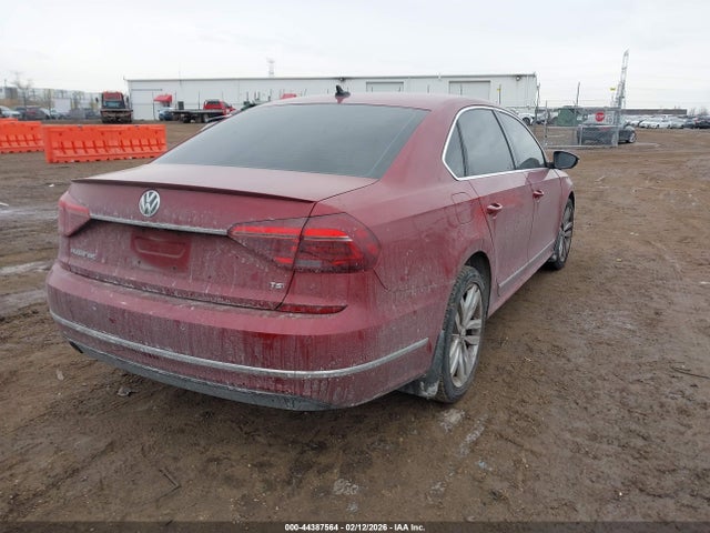 2017 VOLKSWAGEN PASSAT 1VWCT7A38HC082217 Photo 3