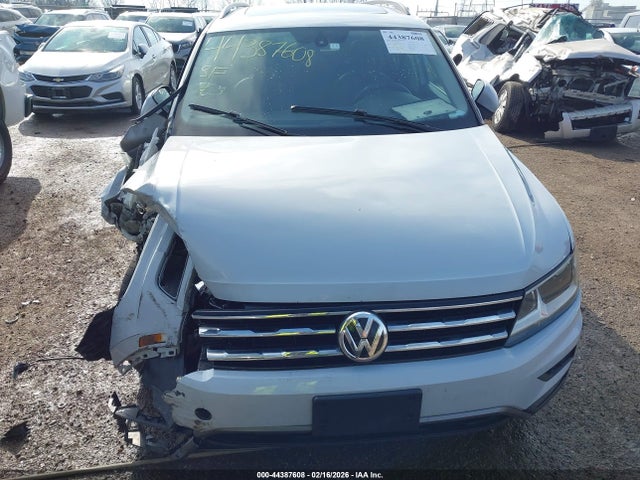2018 Volkswagen Tiguan 2.0t Se/2.0t Sel მანქანა იყიდება აუქციონზე, vin: 3VV2B7AX2JM014229, აუქციონის ნომერი: 44387608