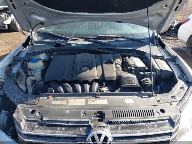 2013 Volkswagen Passat 2.5l Se მანქანა იყიდება აუქციონზე, vin: 1VWBH7A32DC084892, აუქციონის ნომერი: 44387616
