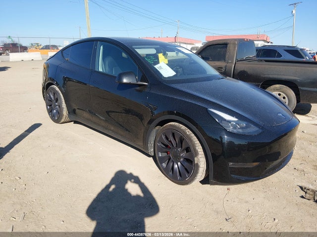 2021 TESLA MODEL Y 5YJYGDEF8MF252945 Photo 0