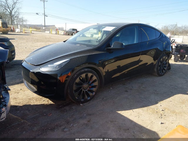 2021 TESLA MODEL Y 5YJYGDEF8MF252945 Photo 1