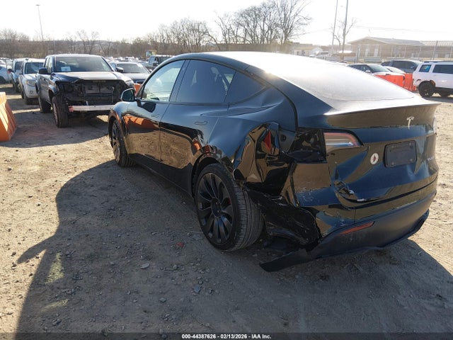 2021 TESLA MODEL Y 5YJYGDEF8MF252945 Photo 2